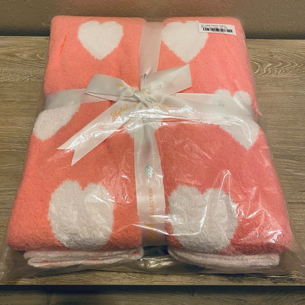 The Styled Collection Hearts Blanket